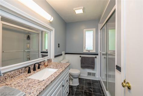 1055 Twilight Drive Seven Hills OH 44131