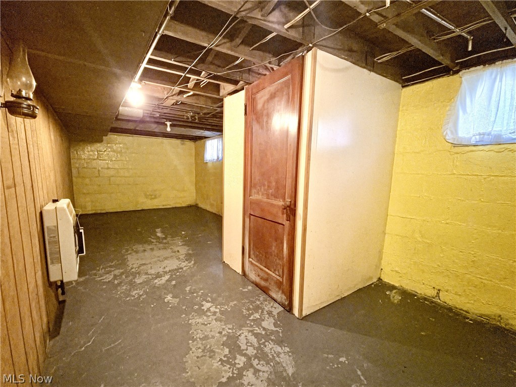 664 Tenney Avenue Campbell OH 44405