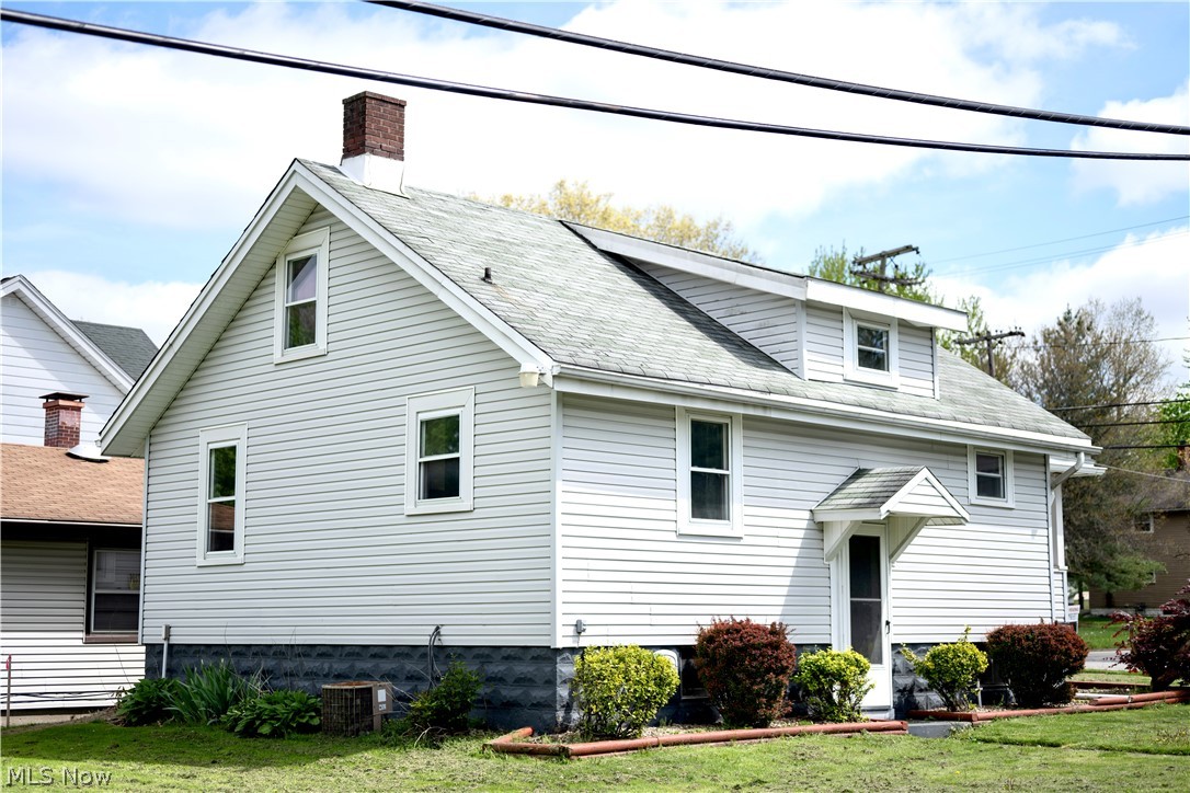 664 Tenney Avenue Campbell OH 44405