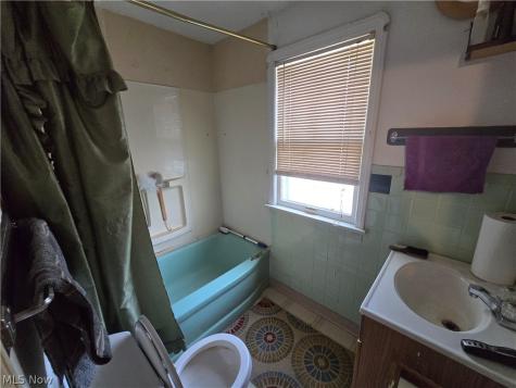 4069 Hinsdale Road Cleveland OH 44121