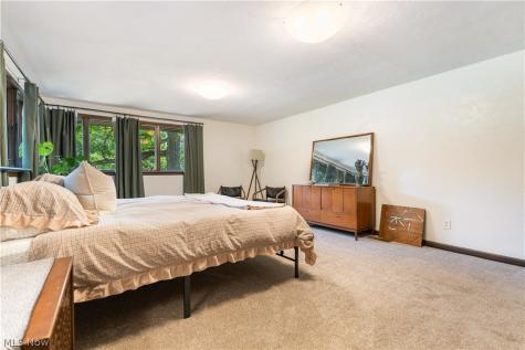 2661 Perry Drive NW Canton OH 44708