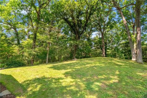 2661 Perry Drive NW Canton OH 44708