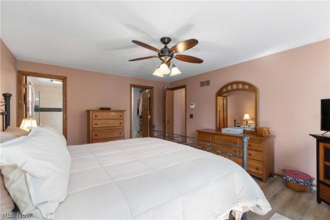1675 Chatham Avenue NE North Canton OH 44720