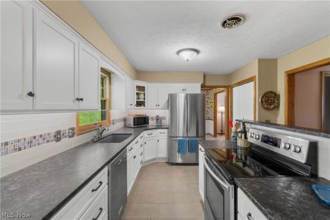 1675 Chatham Avenue NE North Canton OH 44720