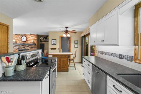 1675 Chatham Avenue NE North Canton OH 44720