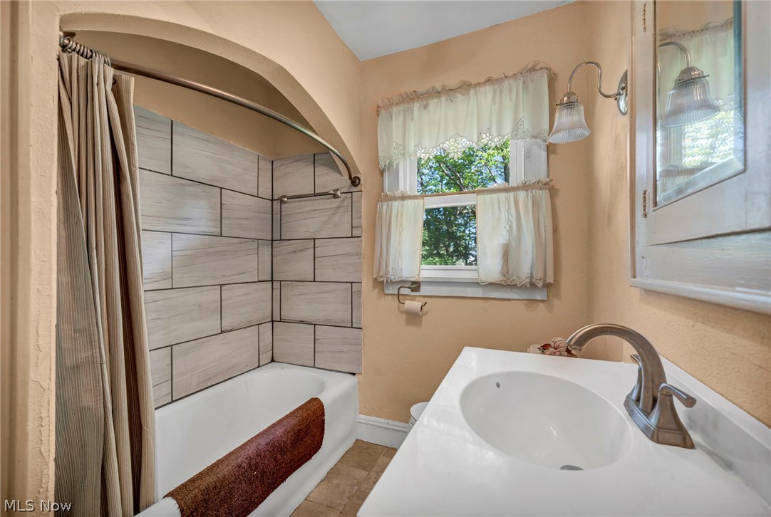 1539 Greensburg Road Uniontown OH 44685