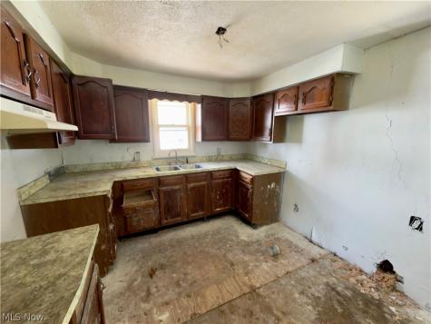 431 Idaho Avenue Lorain OH 44052