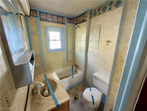 431 Idaho Avenue Lorain OH 44052