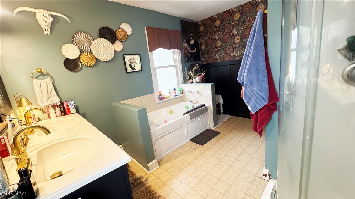 977 County Road 41 Richmond OH 43944