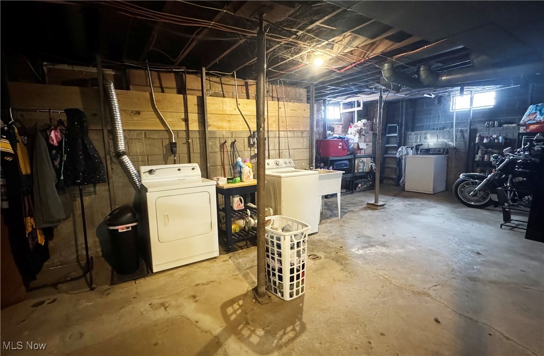 977 County Road 41 Richmond OH 43944