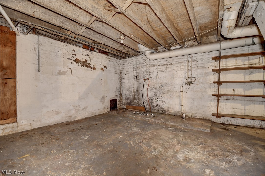 411 5th Street NW New Philadelphia OH 44663