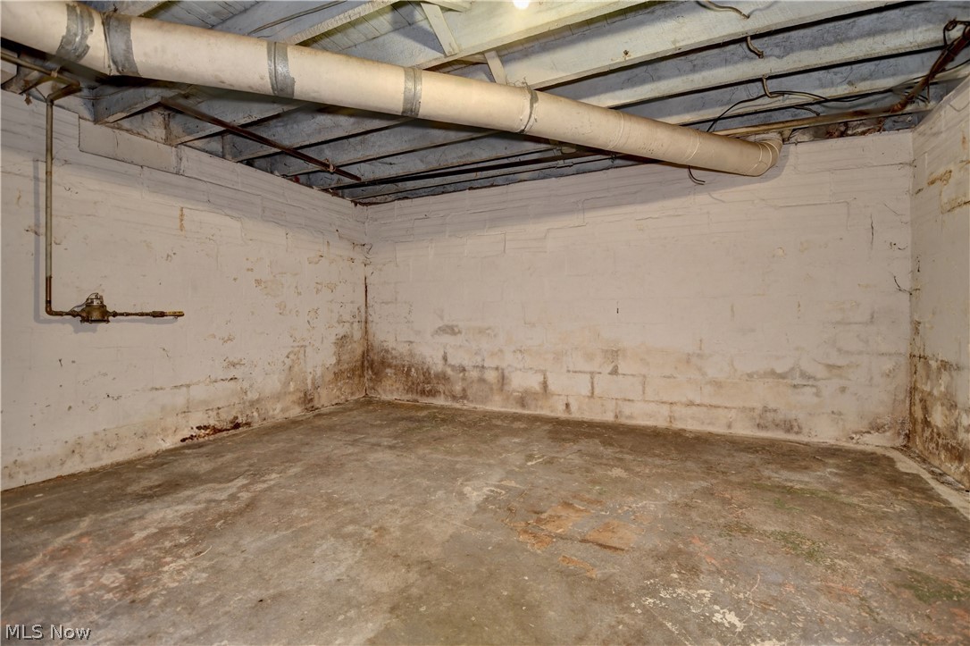 411 5th Street NW New Philadelphia OH 44663