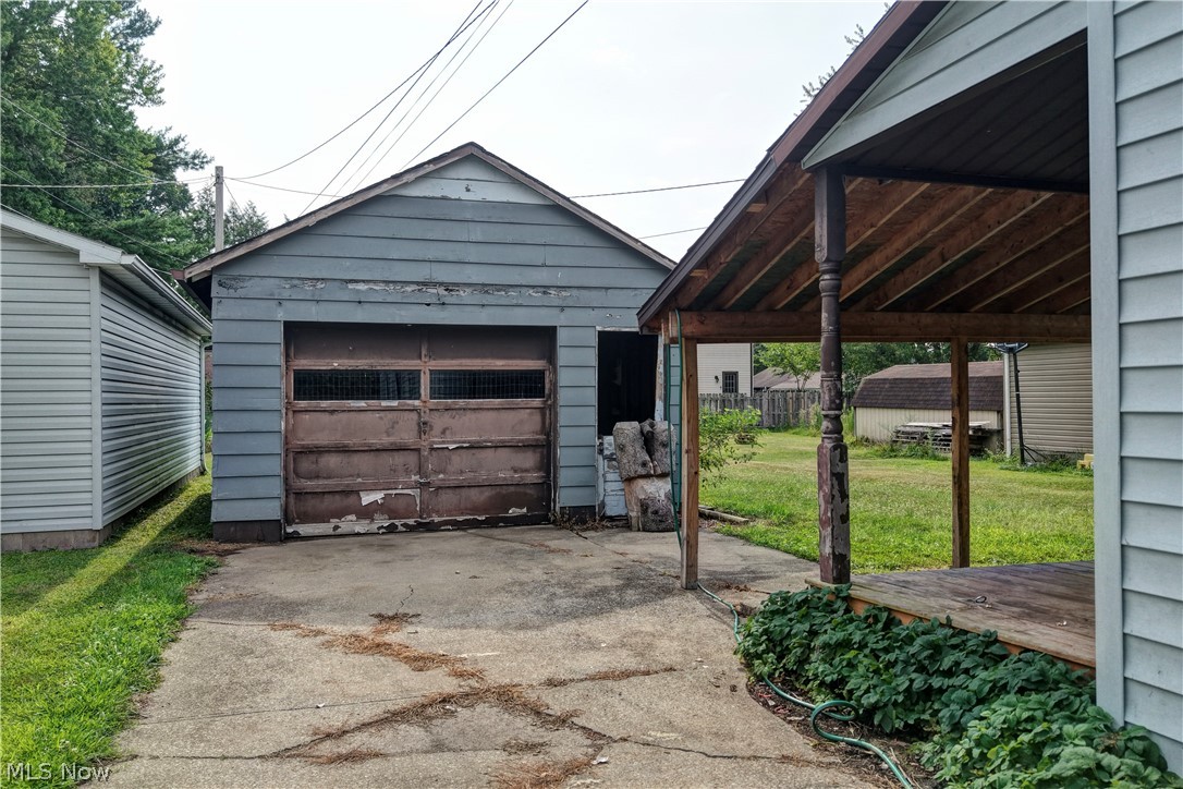 411 5th Street NW New Philadelphia OH 44663
