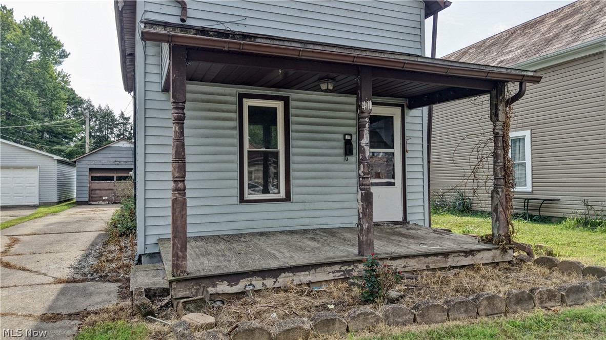 411 5th Street NW New Philadelphia OH 44663