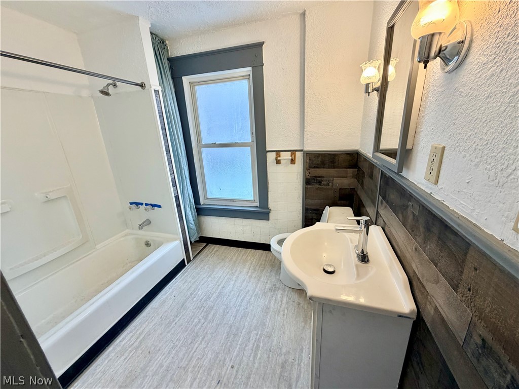 320 Para Avenue Akron OH 44305