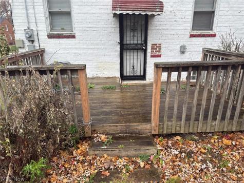 17316 Throckley Avenue Cleveland OH 44128