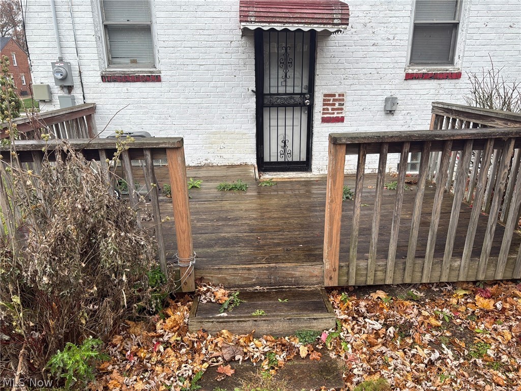 17316 Throckley Avenue Cleveland OH 44128