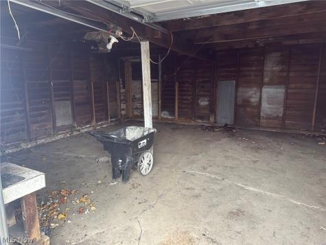 17316 Throckley Avenue Cleveland OH 44128