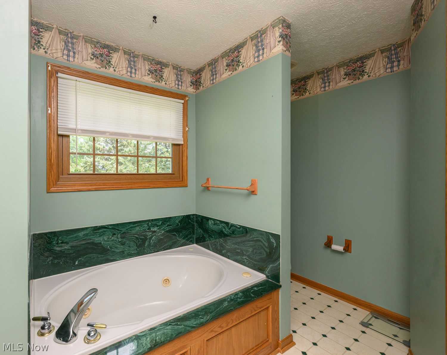 205 Shawnee Circle Louisville OH 44641