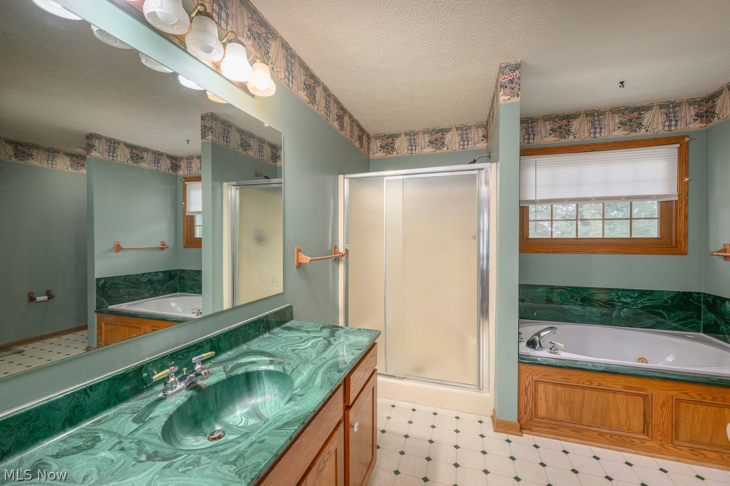 205 Shawnee Circle Louisville OH 44641