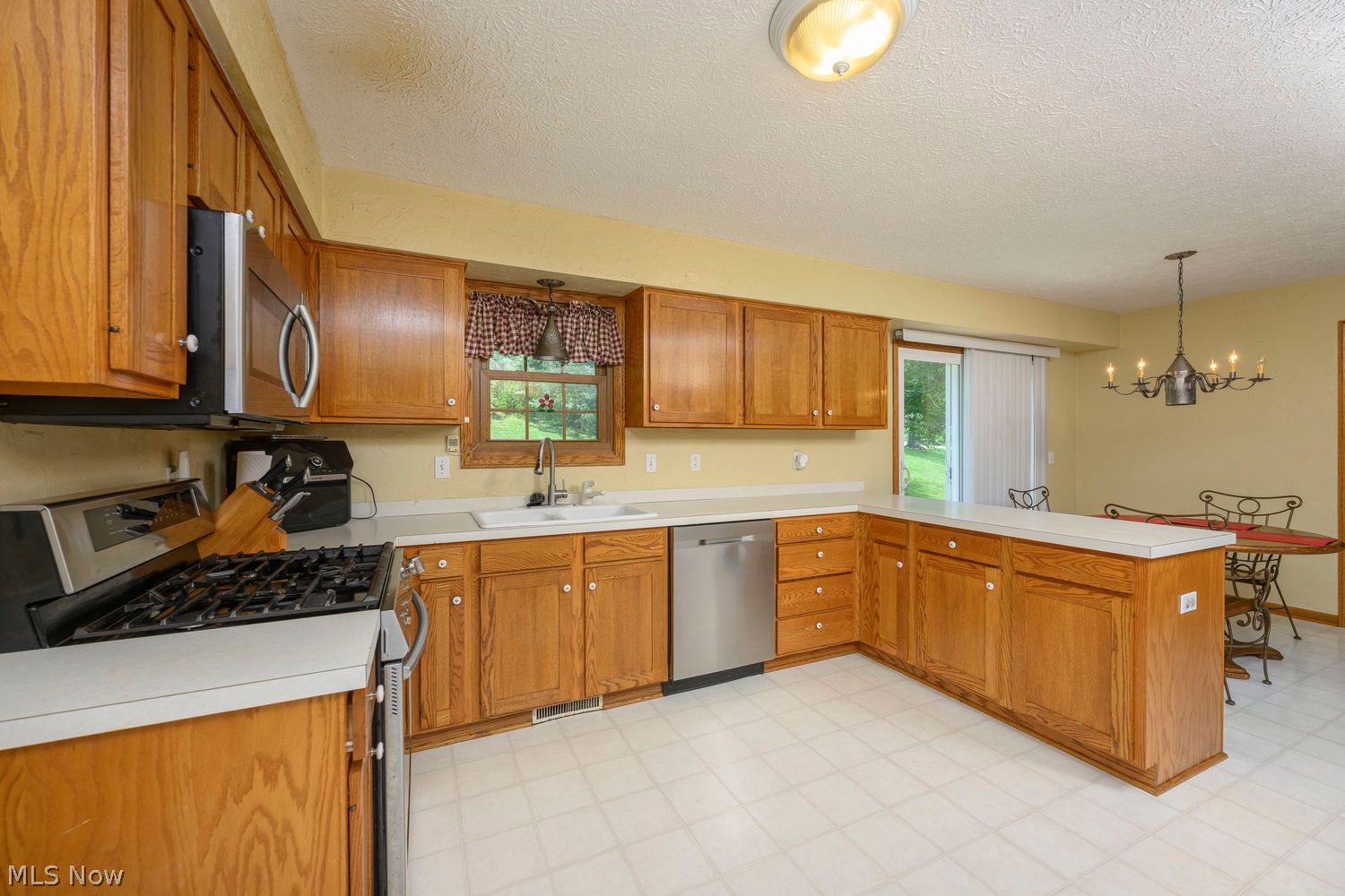 205 Shawnee Circle Louisville OH 44641