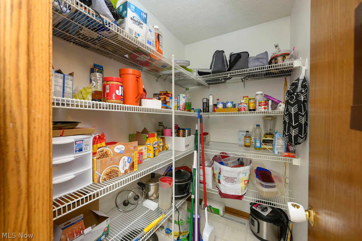 205 Shawnee Circle Louisville OH 44641