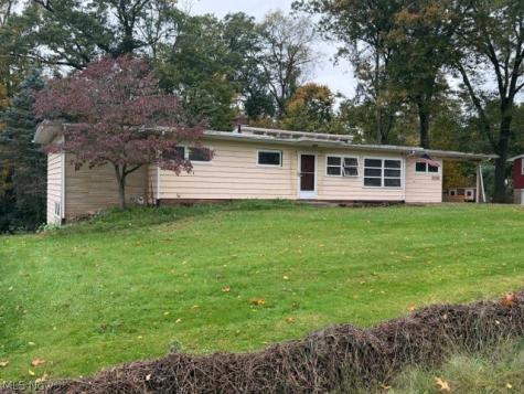 2235 Helena Avenue NW Massillon OH 44646