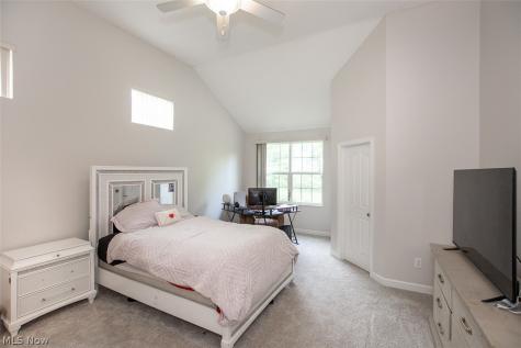 14450 Baywood Lane Strongsville OH 44136