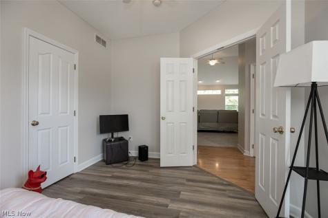 14450 Baywood Lane Strongsville OH 44136