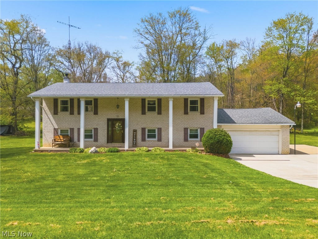 6195 Breezehill Road SW East Sparta OH 44626