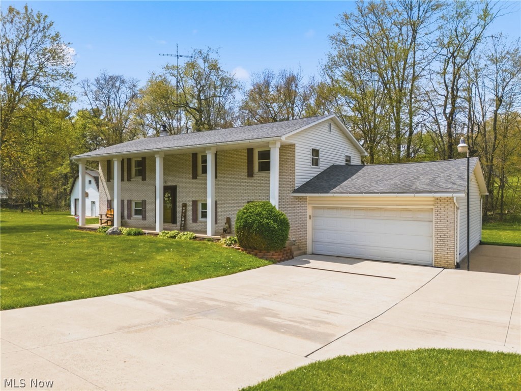 6195 Breezehill Road SW East Sparta OH 44626