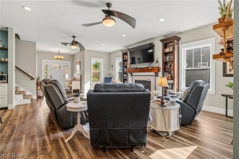 3098 Huntcliffe Road NE Canton OH 44721
