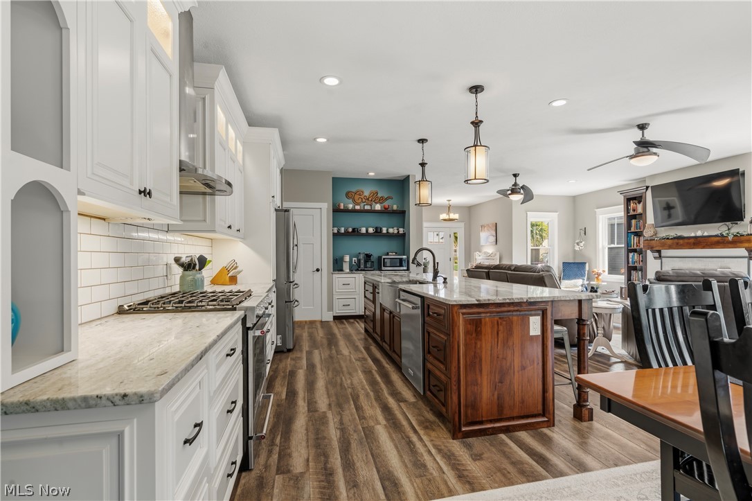 3098 Huntcliffe Road NE Canton OH 44721