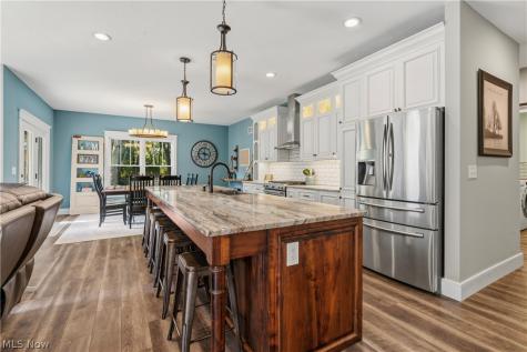 3098 Huntcliffe Road NE Canton OH 44721