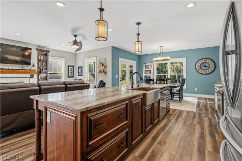 3098 Huntcliffe Road NE Canton OH 44721
