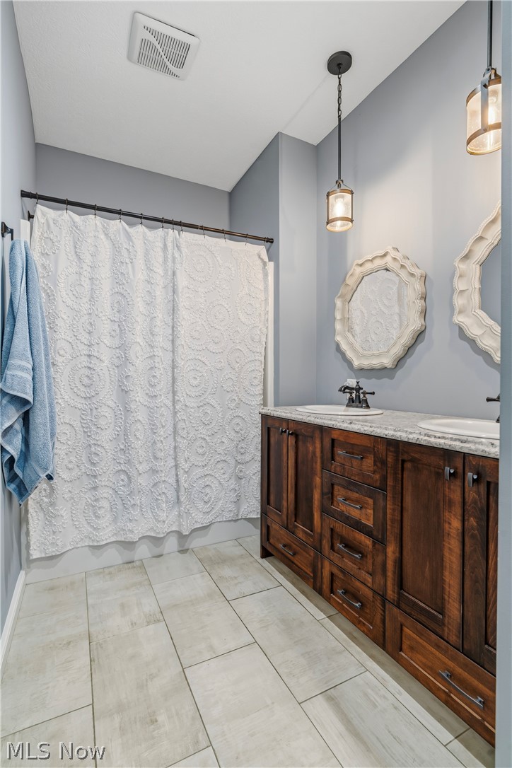 3098 Huntcliffe Road NE Canton OH 44721