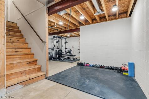 3098 Huntcliffe Road NE Canton OH 44721