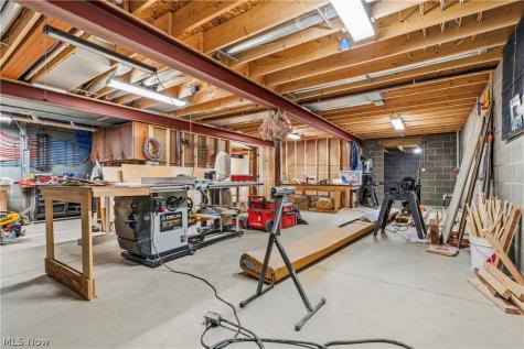 3098 Huntcliffe Road NE Canton OH 44721
