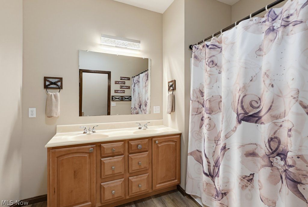 1373 Ashford Glen Lane Sagamore Hills OH 44067
