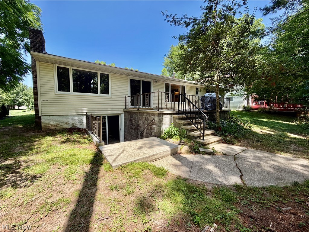 152 Meadow Drive Elyria OH 44035