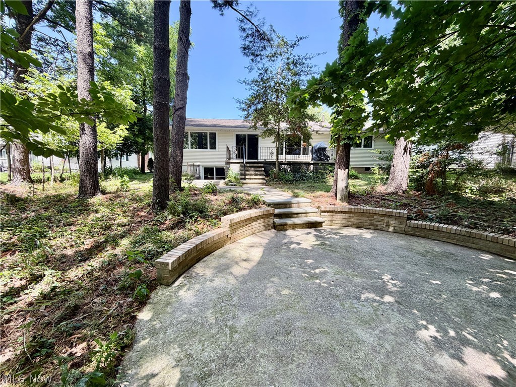 152 Meadow Drive Elyria OH 44035