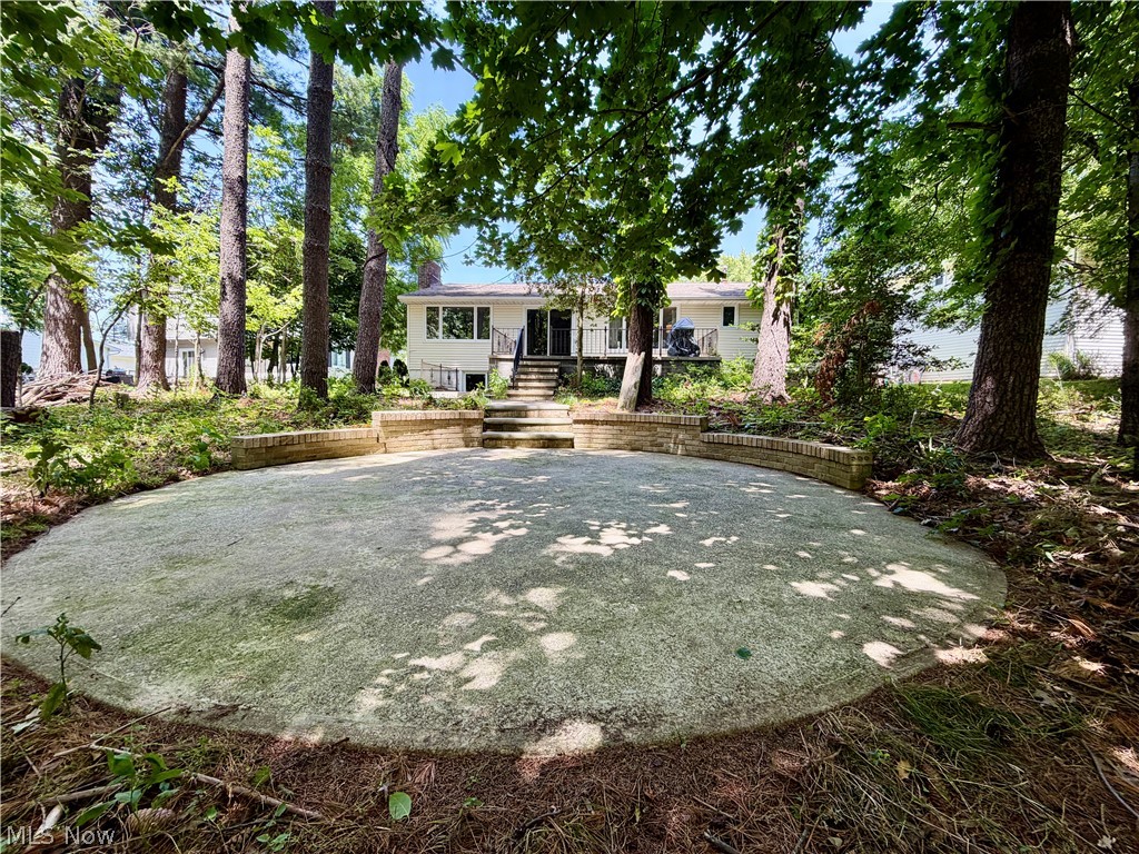 152 Meadow Drive Elyria OH 44035