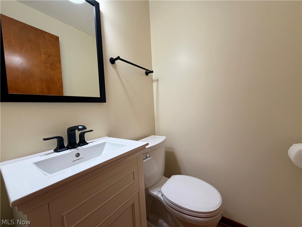 152 Meadow Drive Elyria OH 44035