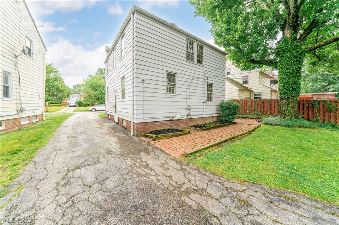 24501 Yosemite Drive Euclid OH 44117