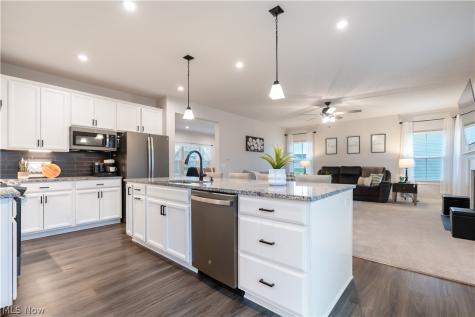 3349 Stoneleigh Road NE Canton OH 44721