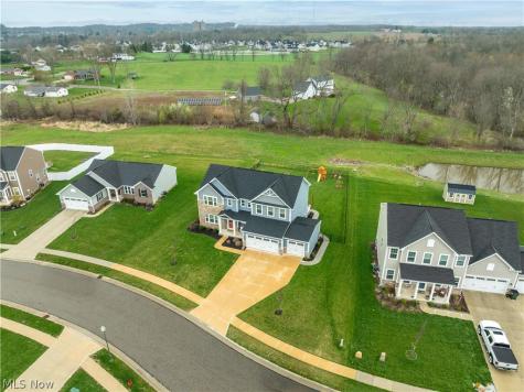3349 Stoneleigh Road NE Canton OH 44721
