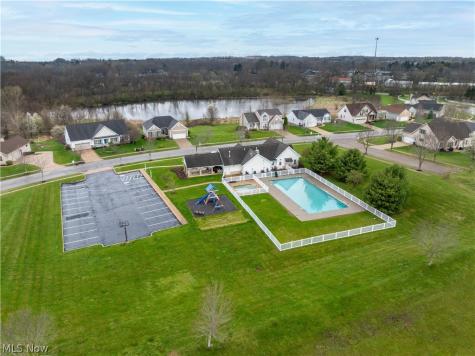 3349 Stoneleigh Road NE Canton OH 44721