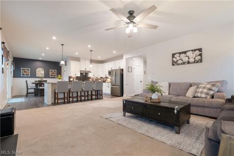 3349 Stoneleigh Road NE Canton OH 44721