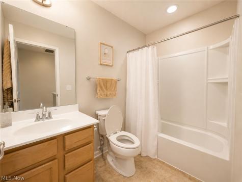 867 Starr Ridge Street SE Massillon OH 44646