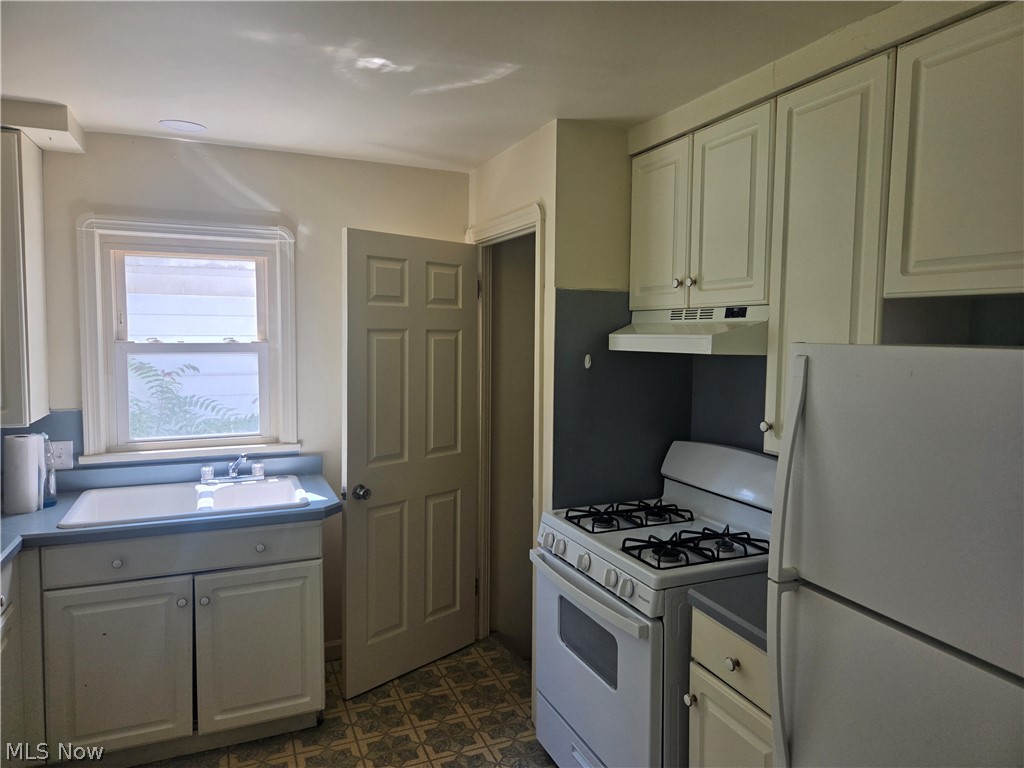 568 E Lucius Avenue Youngstown OH 44502